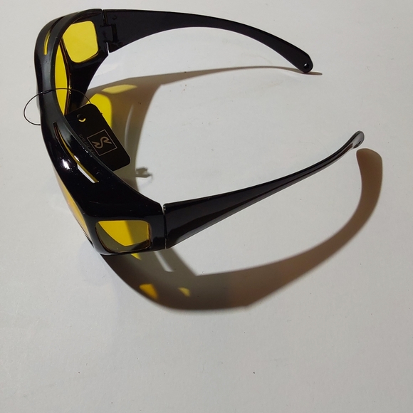 100% UV protection HD night vision wrap around sunglasses (348) - Picture 2 of 6